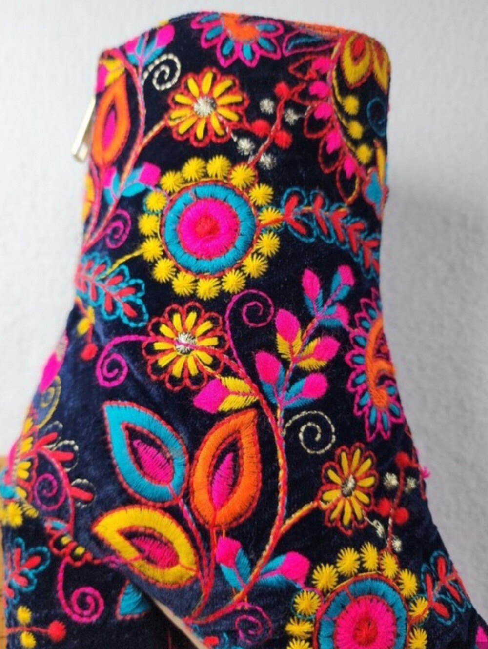 Embroidered Heeled Booties- Paisley,Funky & Bright Colored! NWOB SZ 6.5 - Picture 5 of 9